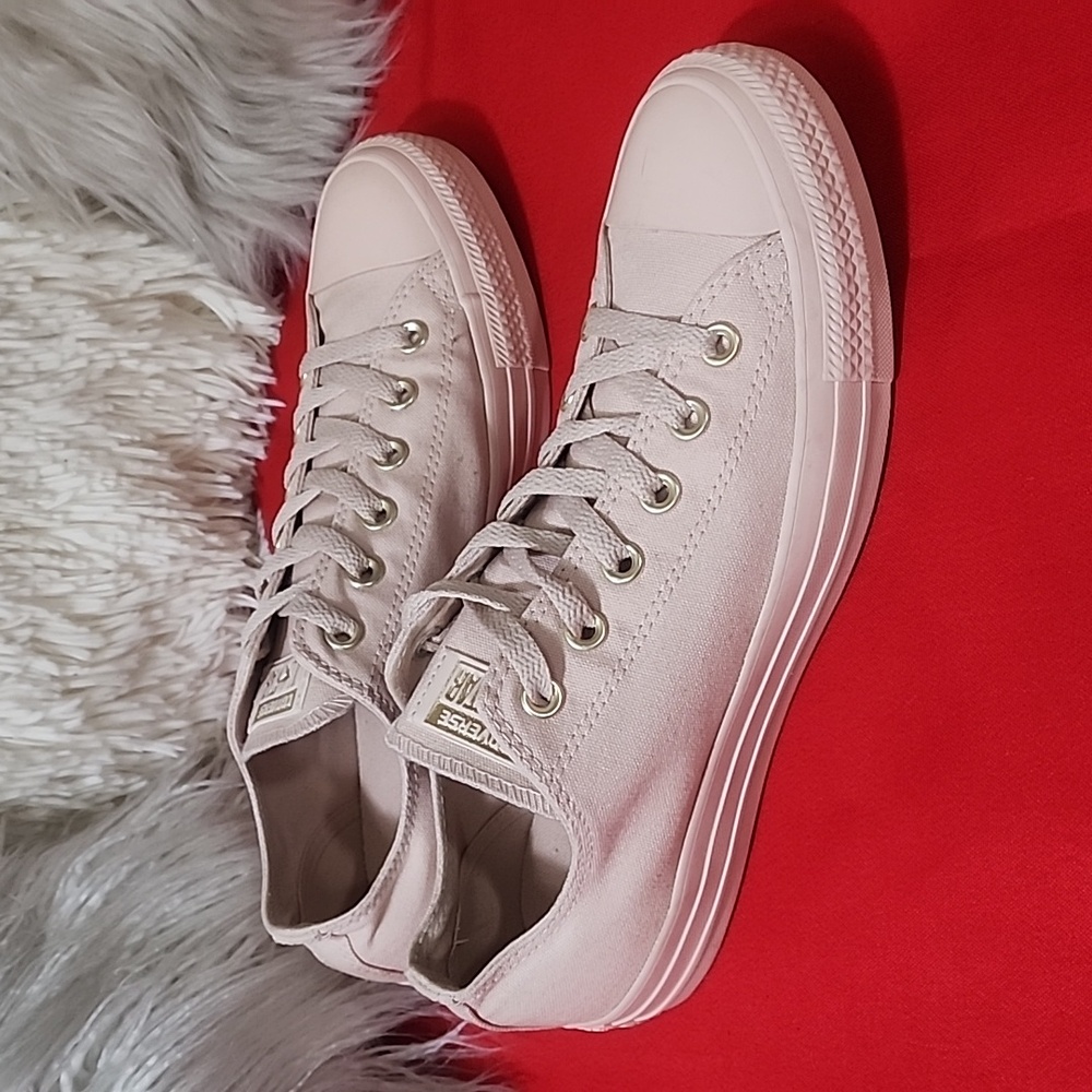 Converse Women's Athletic Shoes in Light Pink